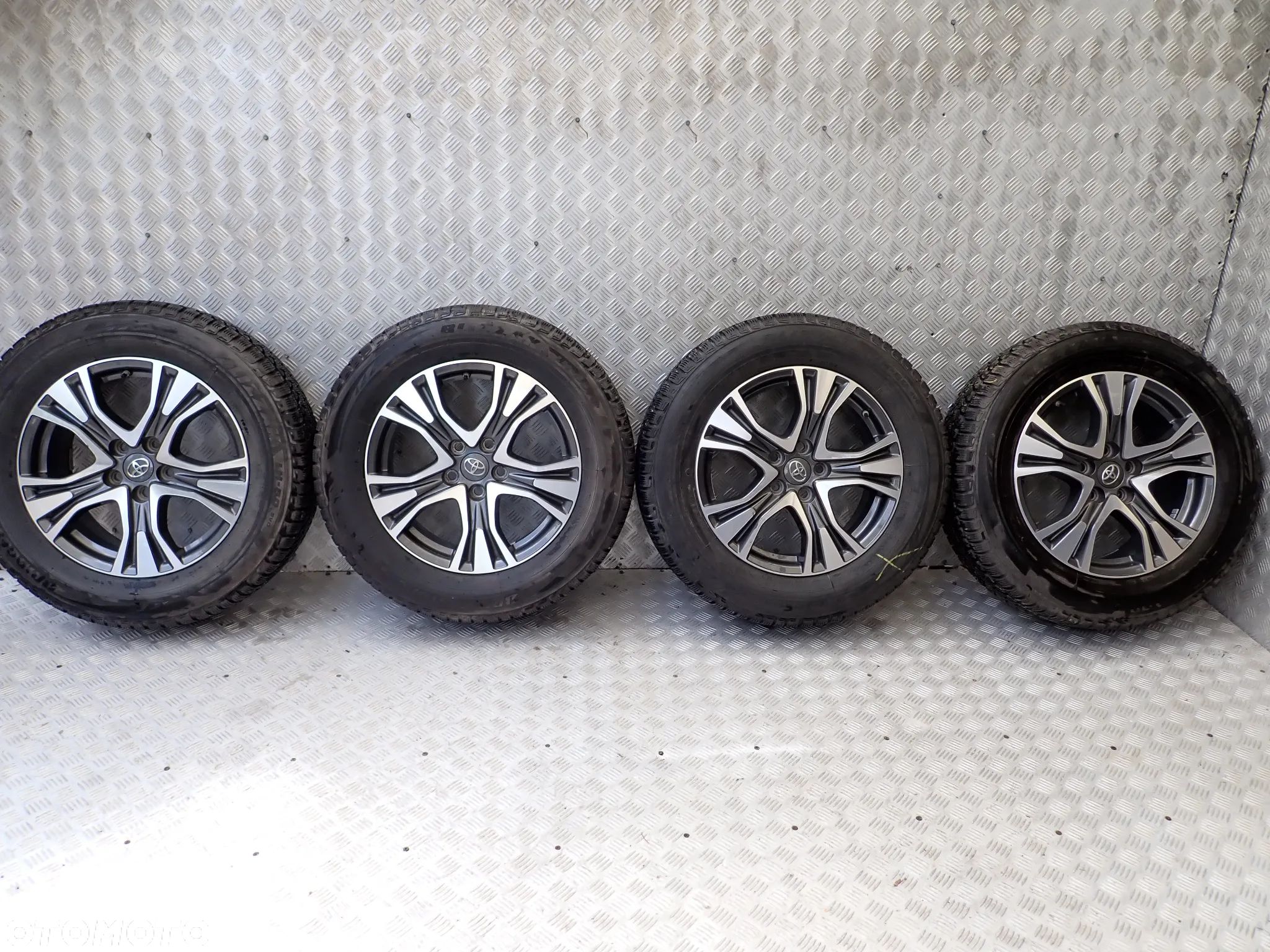 KOŁA FELGI ALUMINIOWE TOYOTA 7JX17  ET 30  5X114,3  PZ49M-X0670-Z  Z OPONAMI ZIMA 225/65/17  2900 ZŁ - 1