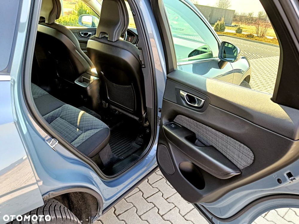 Volvo XC 60 B4 D AWD Core - 19
