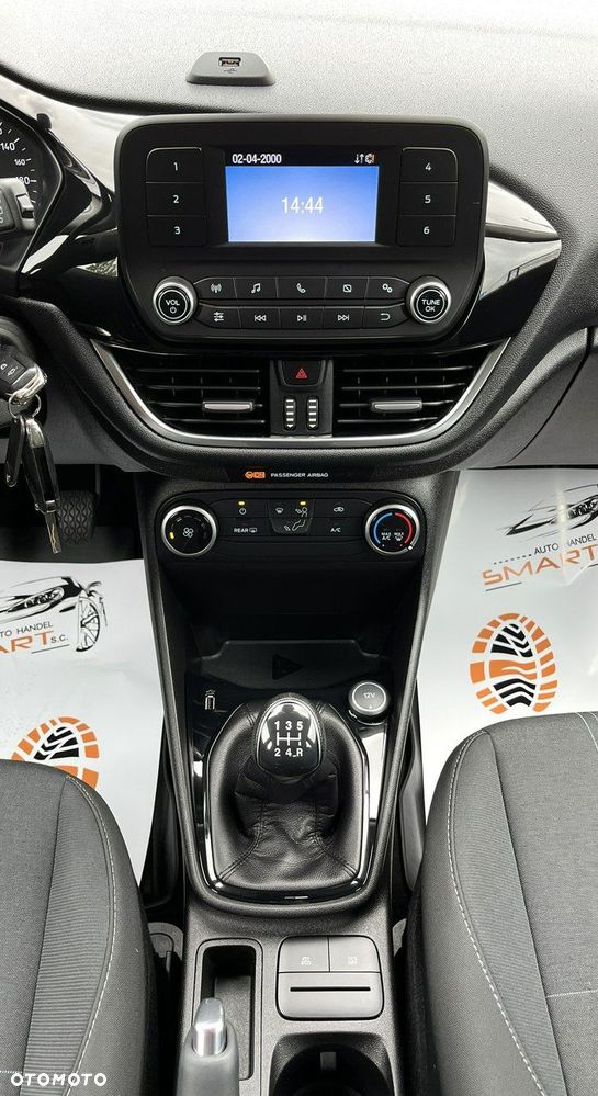 Ford Fiesta - 25