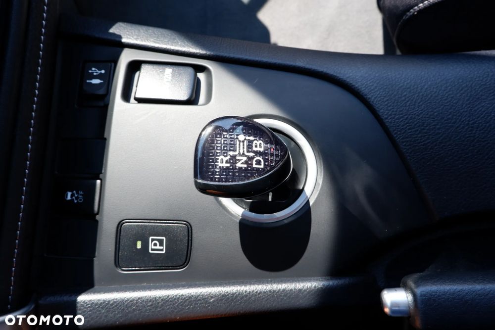Toyota Auris 1.8 HSD Luna - 22