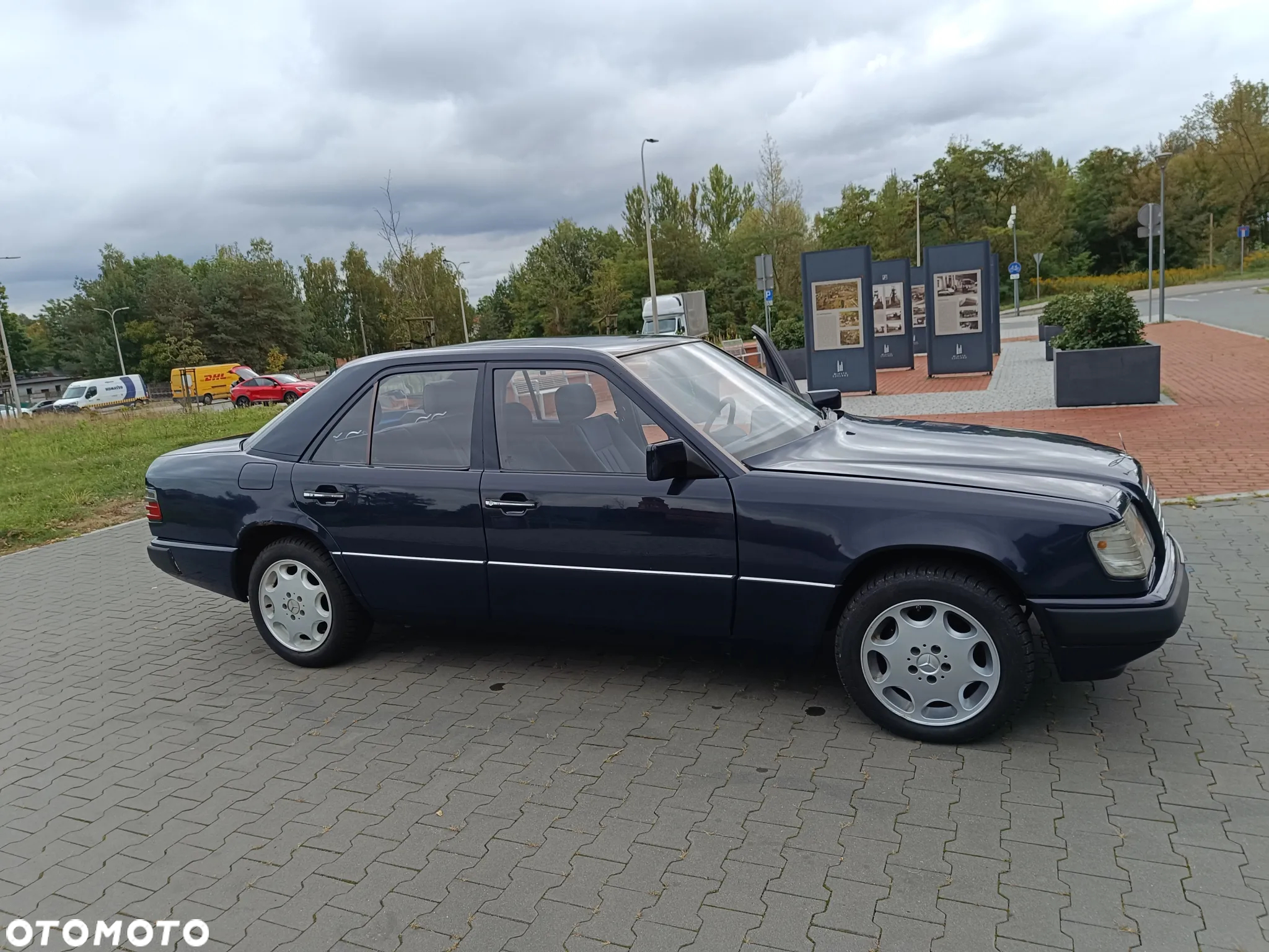 Mercedes-Benz Klasa E 200 - 3
