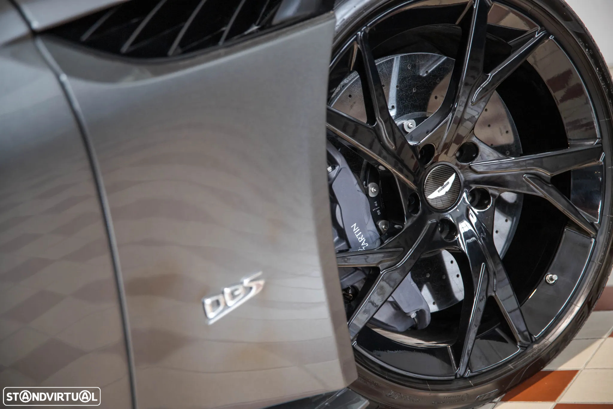 Aston Martin DBS Coupe Superleggera - 10