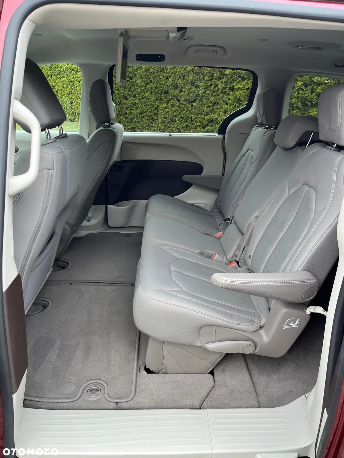 Chrysler Pacifica - 21