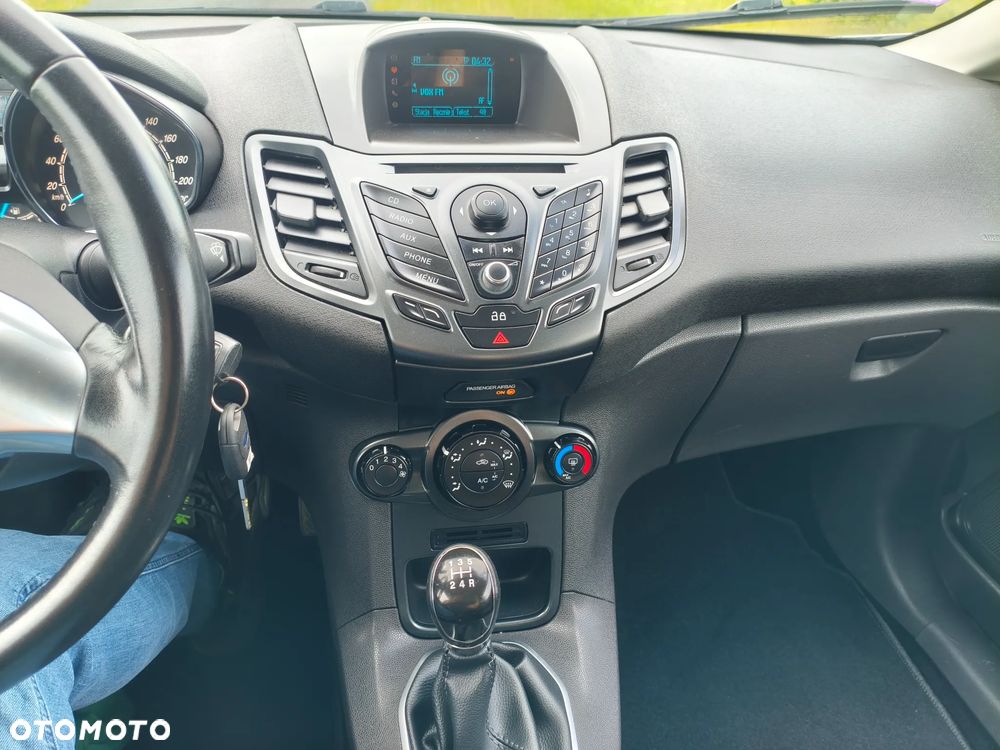 Ford Fiesta 1.5 TDCi Ambiente - 12