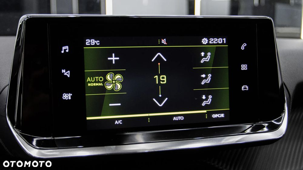 Peugeot 2008 1.2 PureTech Allure S&S EAT8 - 30