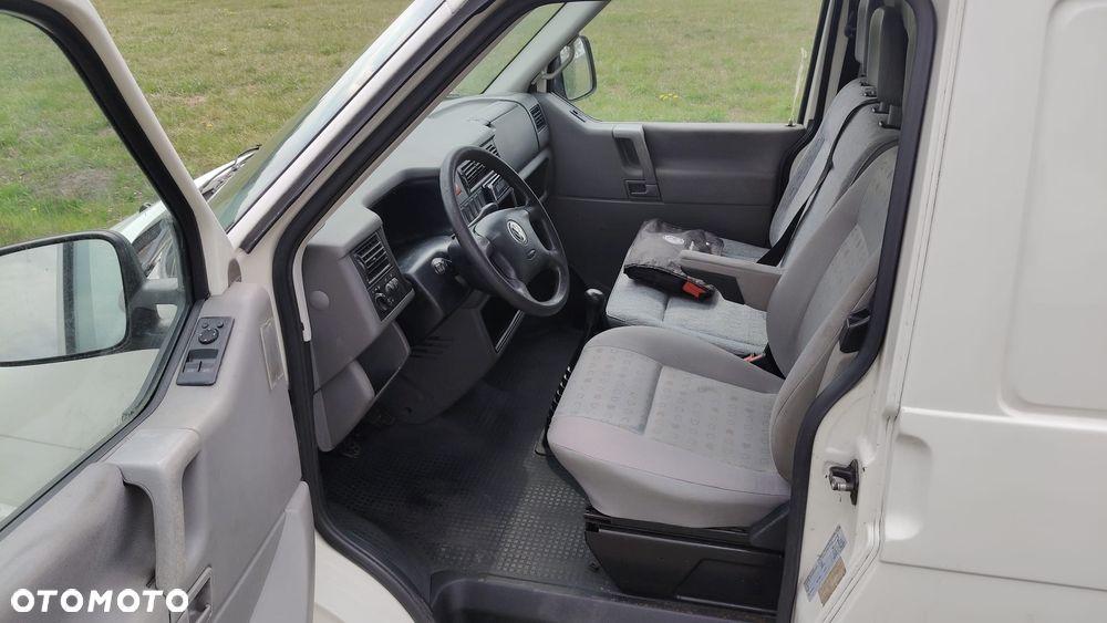 Volkswagen Transporter - 7