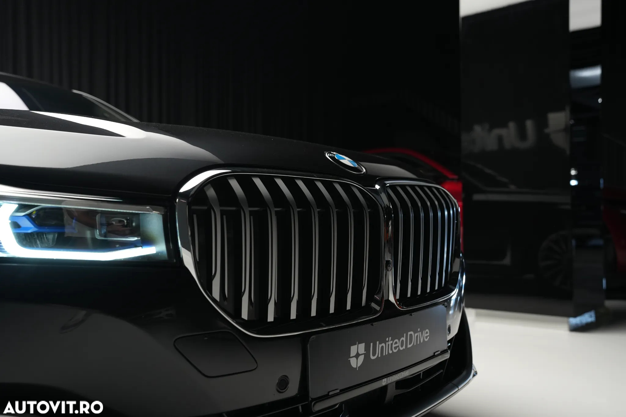 BMW Seria 7 740d xDrive MHEV - 7