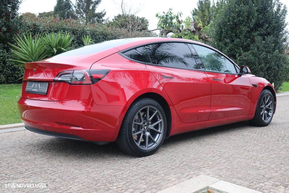 Tesla Model 3 Standard Range Plus RWD - 3