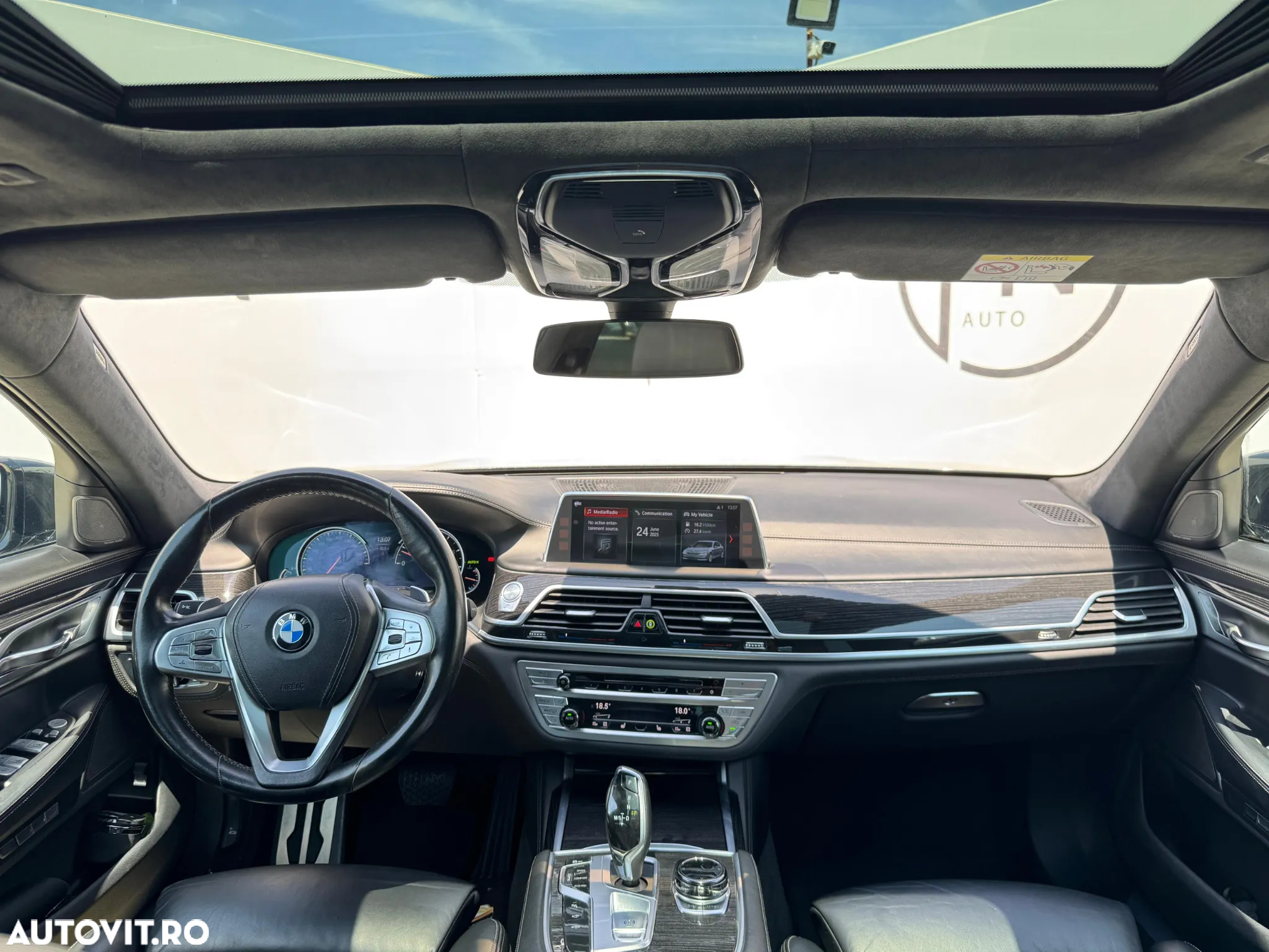 BMW Seria 7 750i xDrive - 7