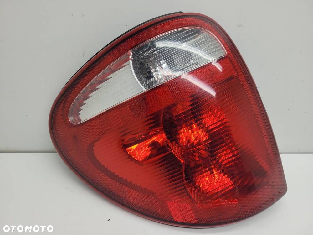LAMPA TYŁ TYLNA LEWA W BŁOTNIK DODGE CARAVAN VI VOYAGRER EU - 1