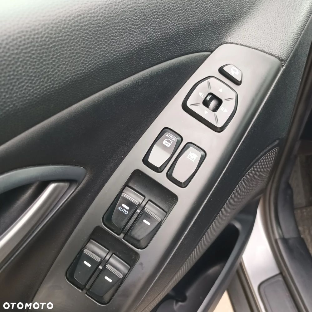 Hyundai ix35 2.0 CRDi Premium 2WD - 17