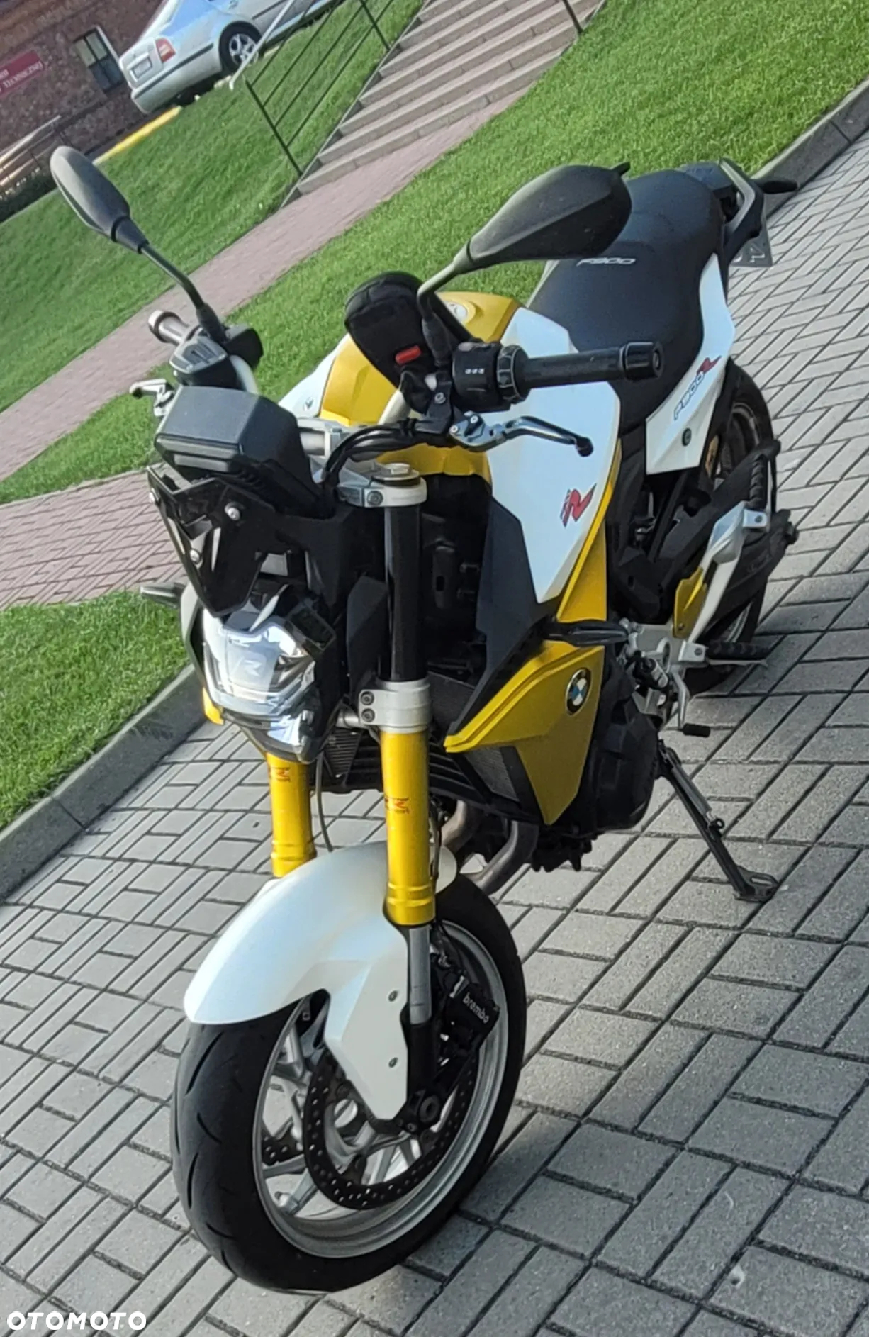 BMW F - 12