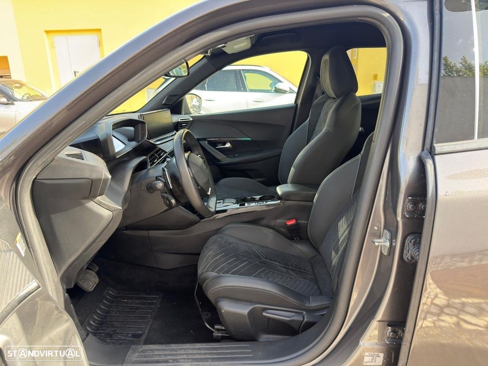 Peugeot 2008 1.2 PureTech Allure Pack EAT8 - 16