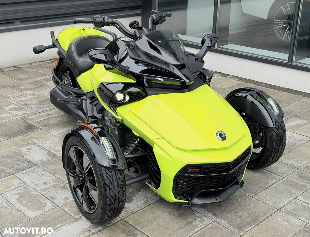 Can-Am Spyder - 4