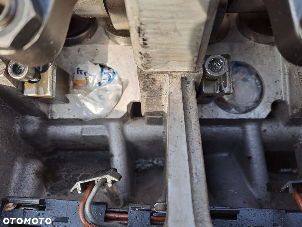 Volkswagen Golf V 1.9 TDi 105KM silnik kod BLS - 5