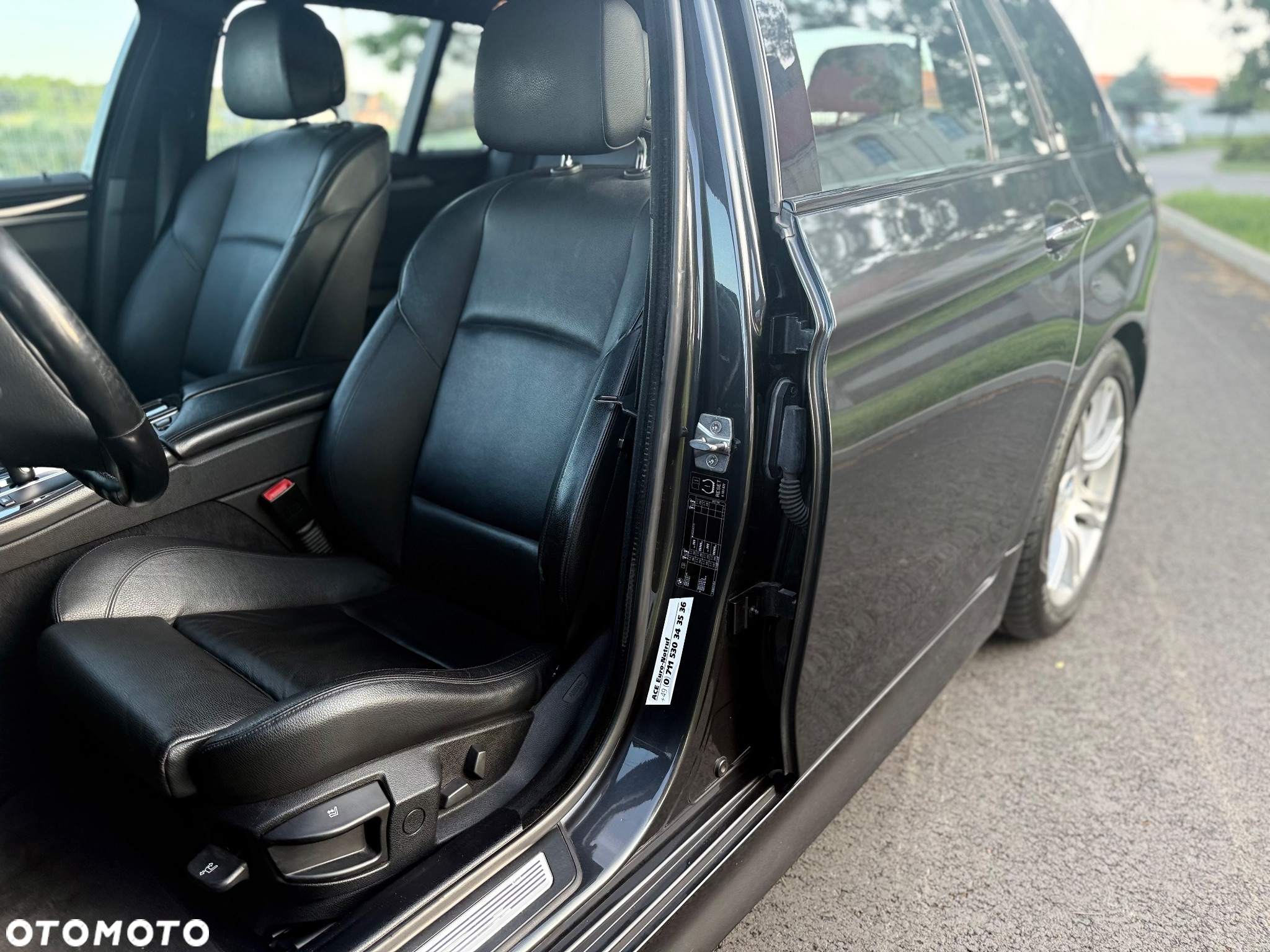 BMW Seria 5 525d Touring - 10