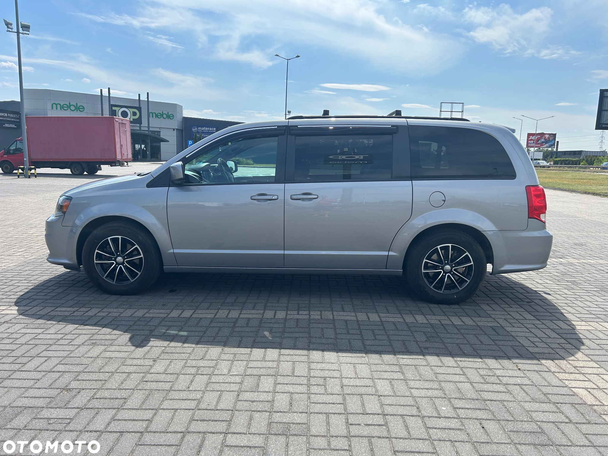 Dodge Grand Caravan - 9