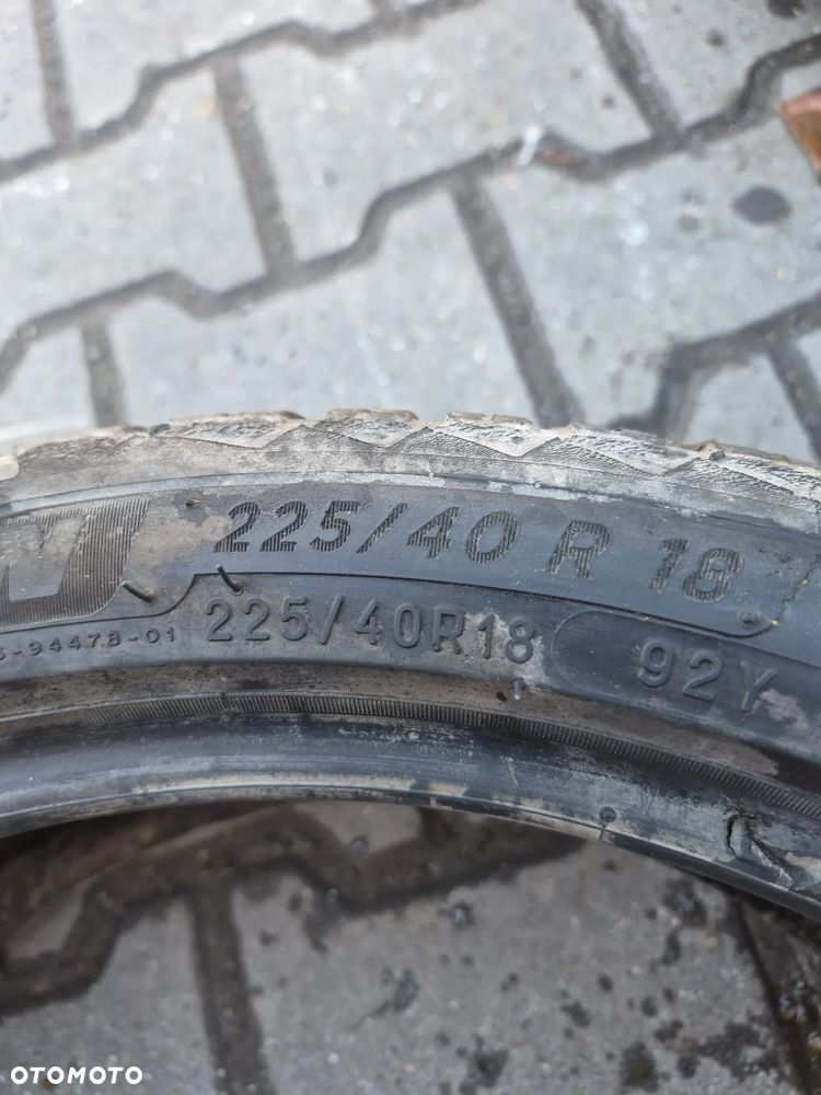 Opony 18 cali wielosezonowe  225/40/18 - 9