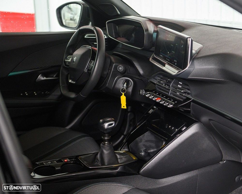 Peugeot 2008 1.2 PureTech Allure Pack - 18