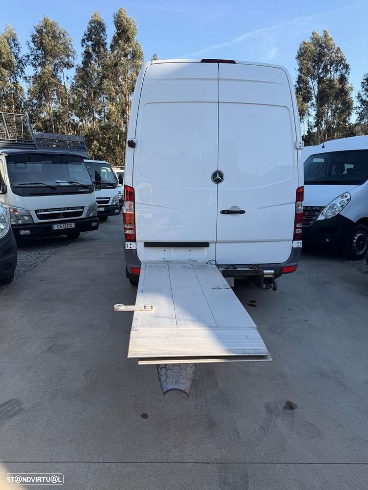 Mercedes-Benz Sprinter 313 c/ Plataforma - 10