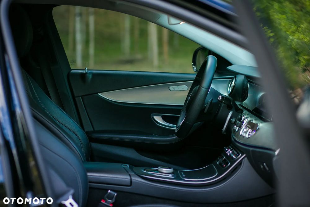 Mercedes-Benz Klasa E 220 d 9G-TRONIC - 19