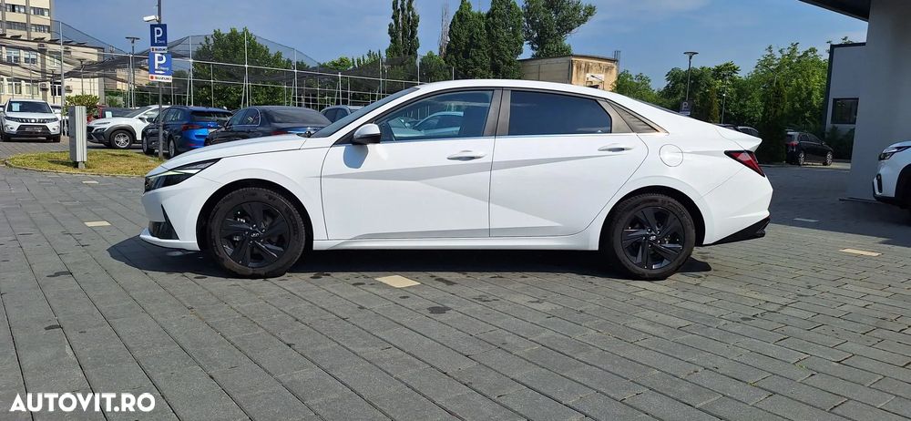 Hyundai Elantra 1.6 l 123 CP CVT Highway - 5