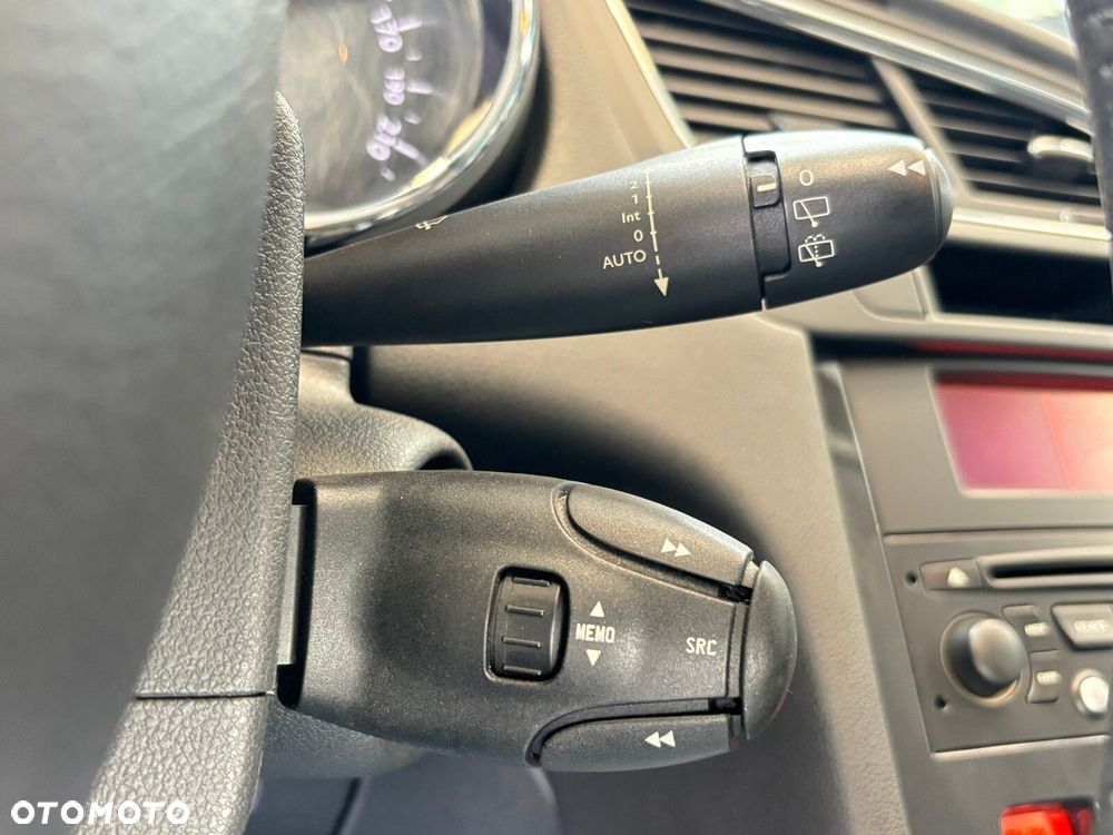Peugeot 5008 - 12
