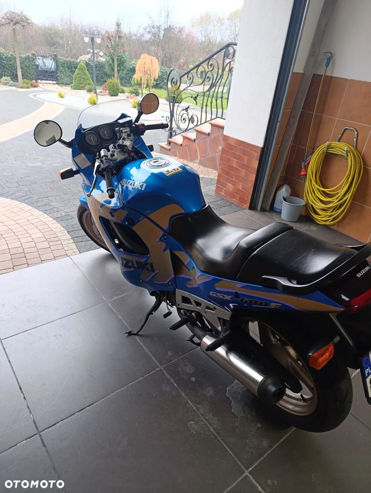 Suzuki GSX - 3