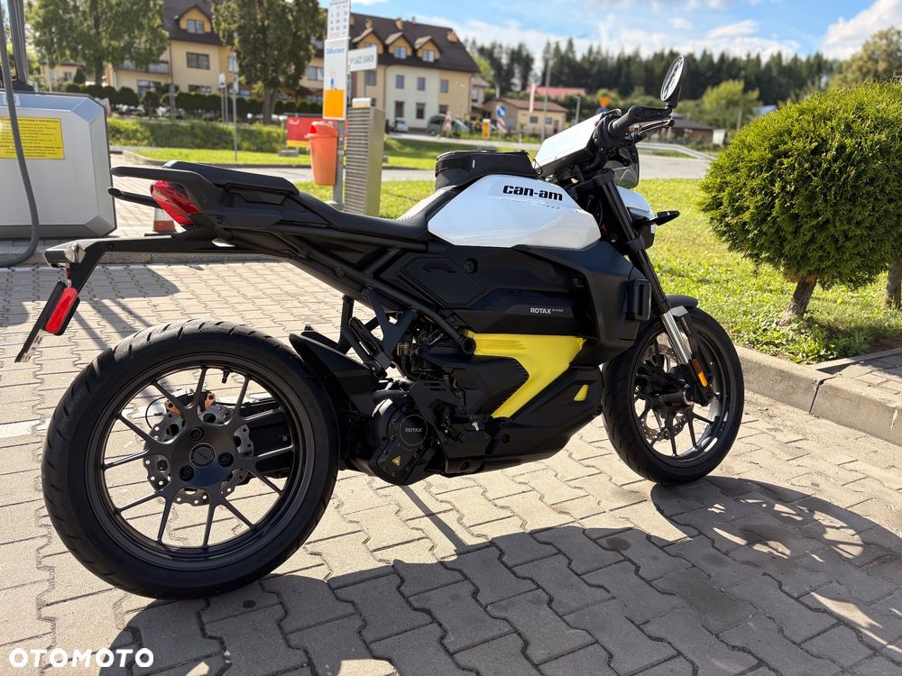 Can-Am Inny - 7