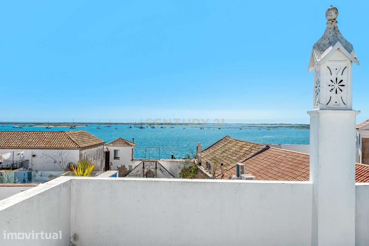 Moradia T3+1 |Terraço com vista Panorâmica sobre a Ria Formosa e a Igr - Grande imagem: 5/45