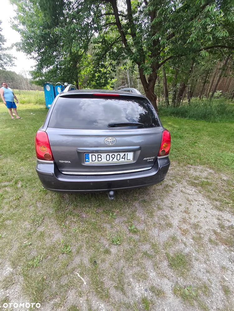 Toyota Avensis 2.2 D-4D Prestige - 4