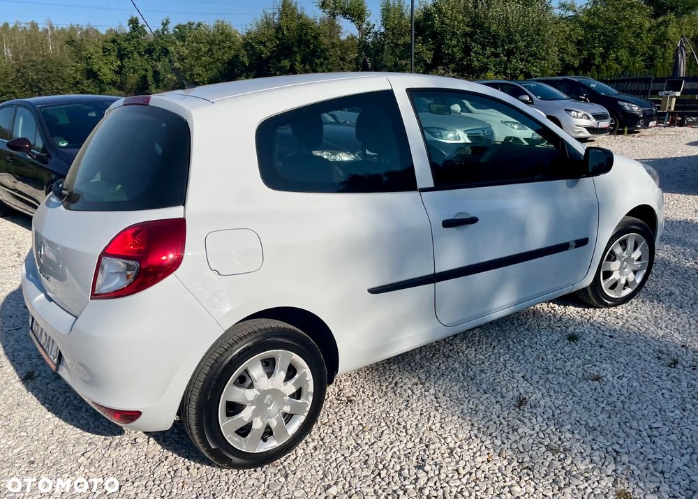 Renault Clio 1.2 16V Authentique - 19
