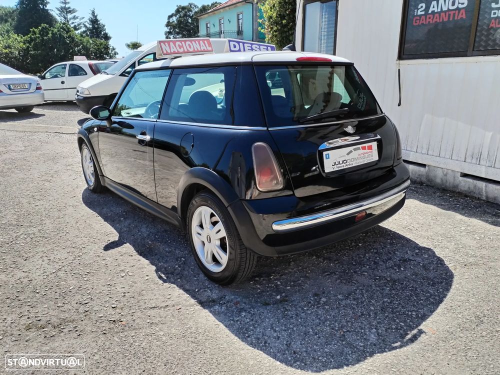 MINI 3 Portas One 1.4 D - 9