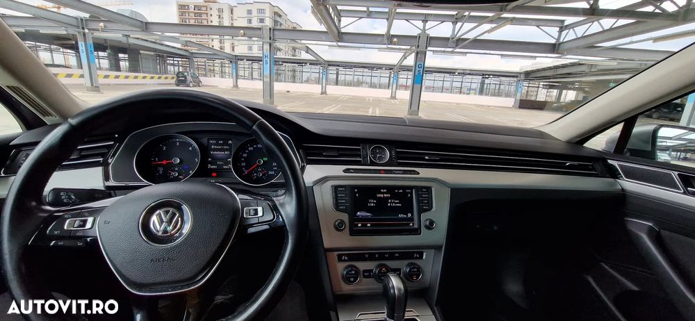 Volkswagen Passat 2.0 TDI DSG Comfortline - 9