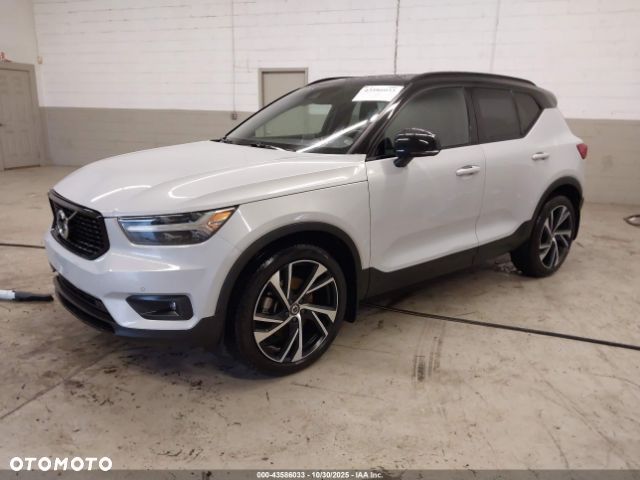 Volvo XC 40 T5 AWD R-Design - 2