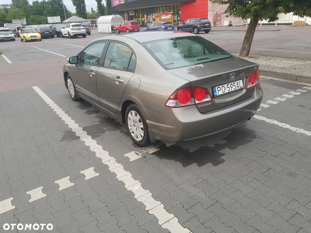 Honda Civic 1.8 Comfort - 3