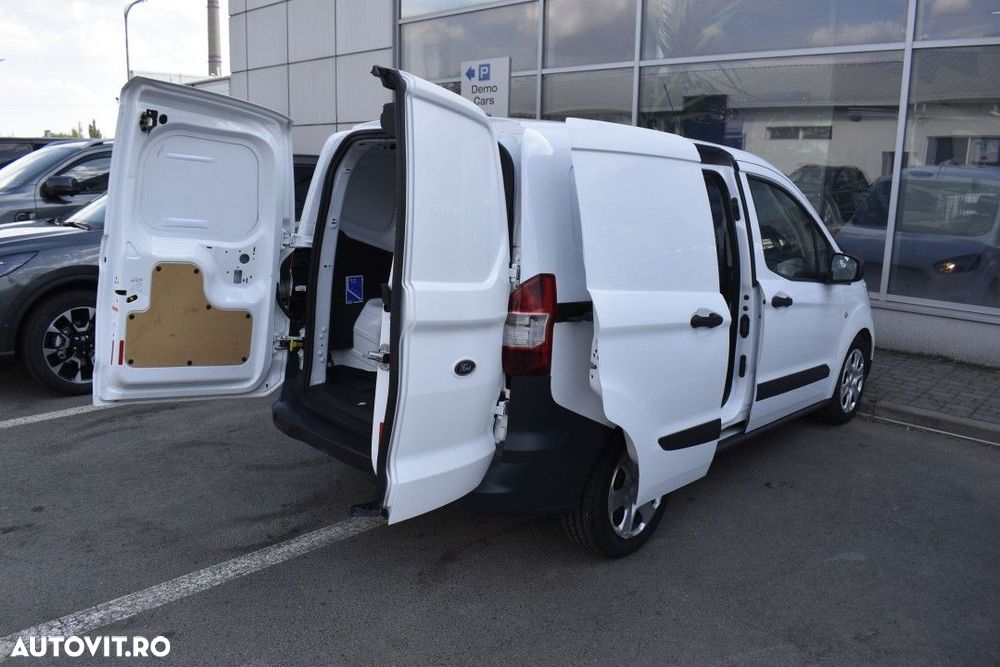 Ford Transit Courier - 14