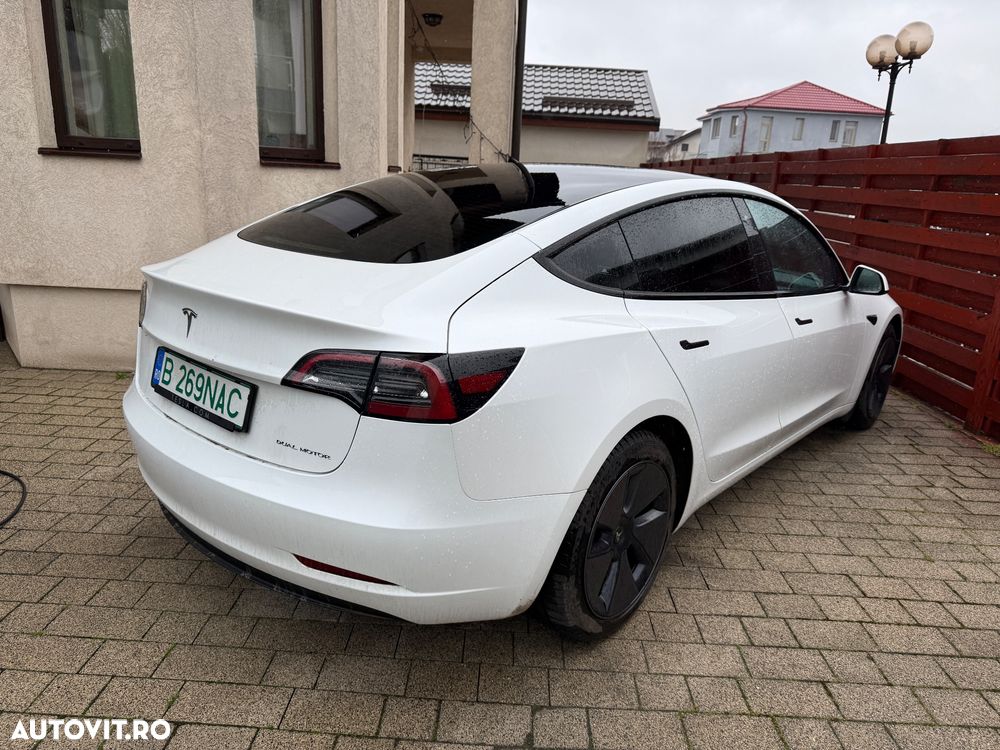 Tesla Model 3 - 3