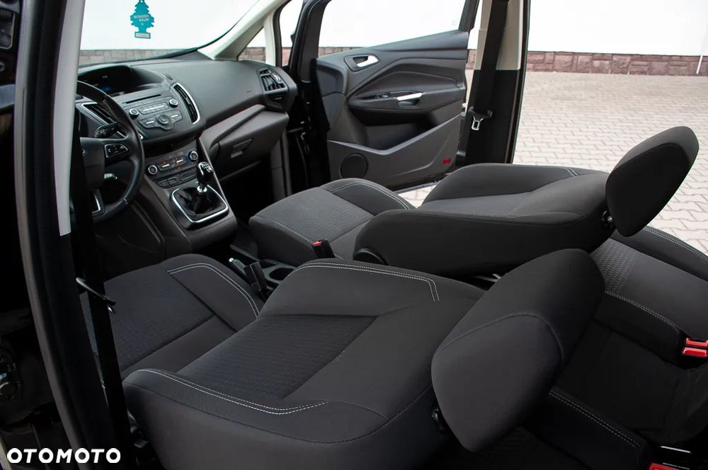 Ford Grand C-MAX - 30