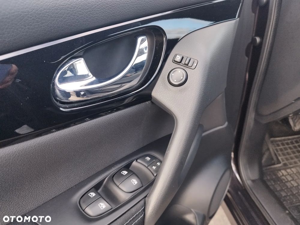 Nissan Qashqai 1.6 DIG-T N-Connecta - 17