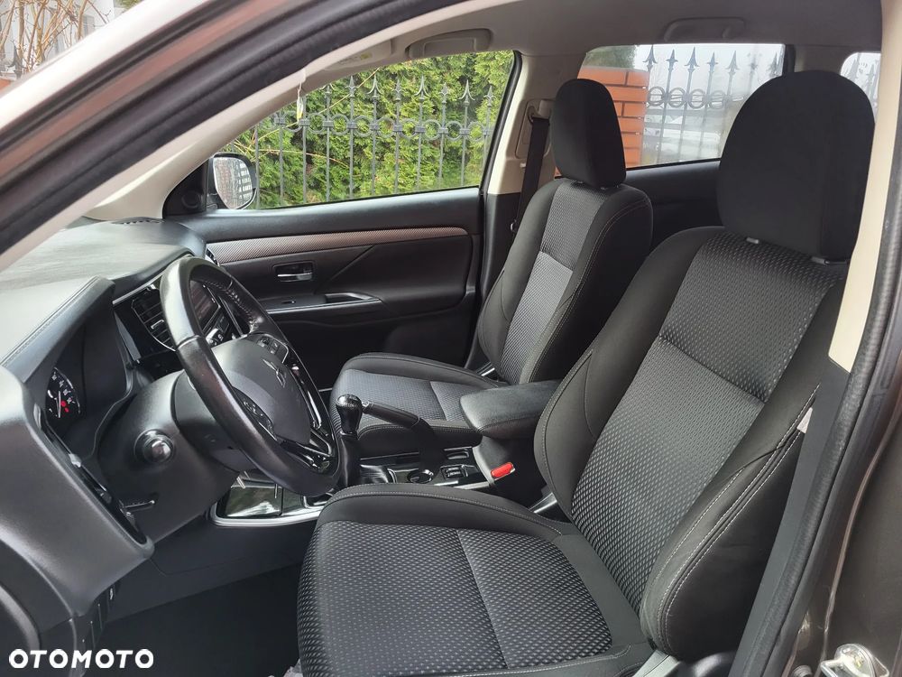 Mitsubishi Outlander - 18