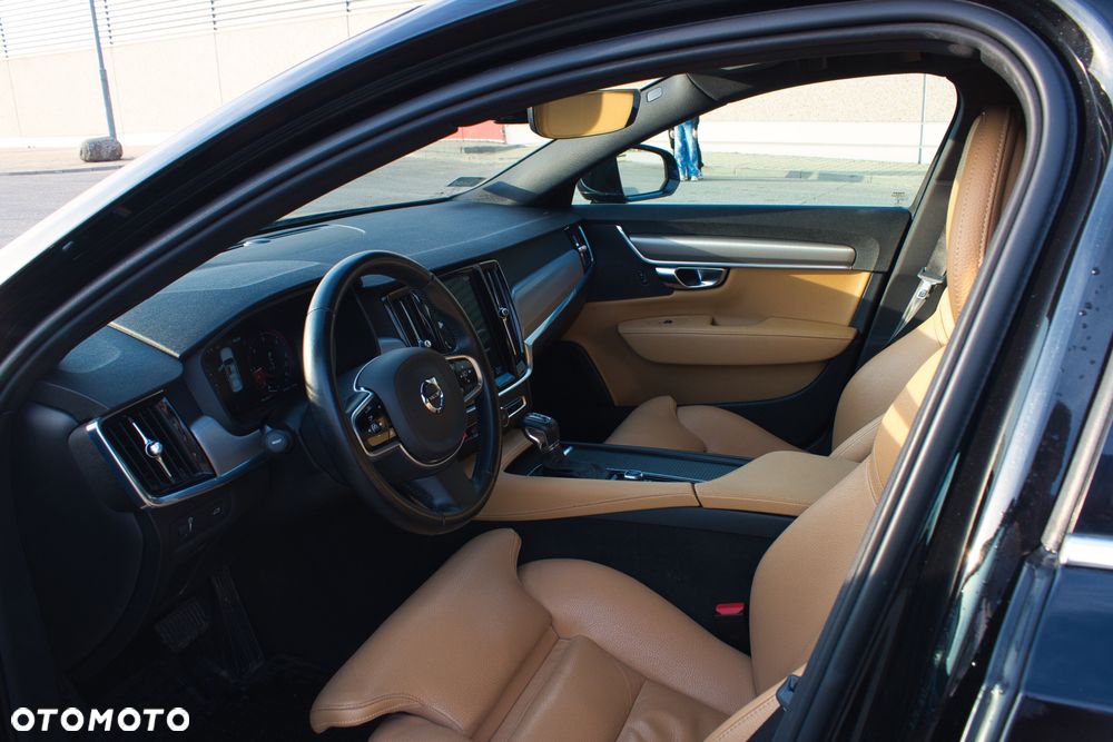 Volvo S90 - 11