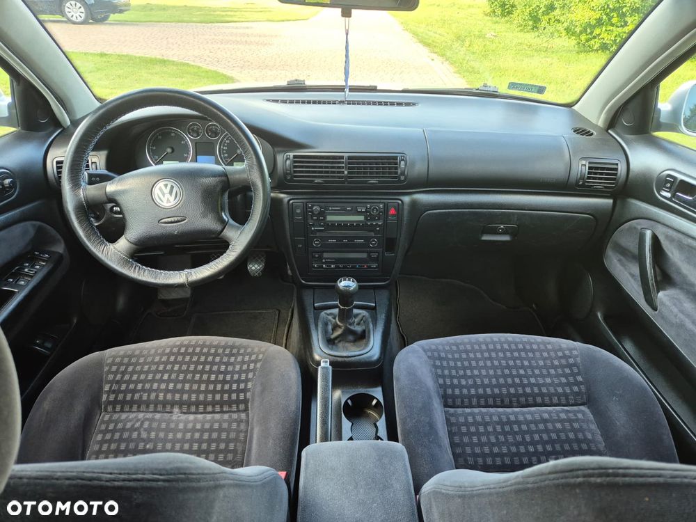 Volkswagen Passat 1.9 TDI Comfortline - 21