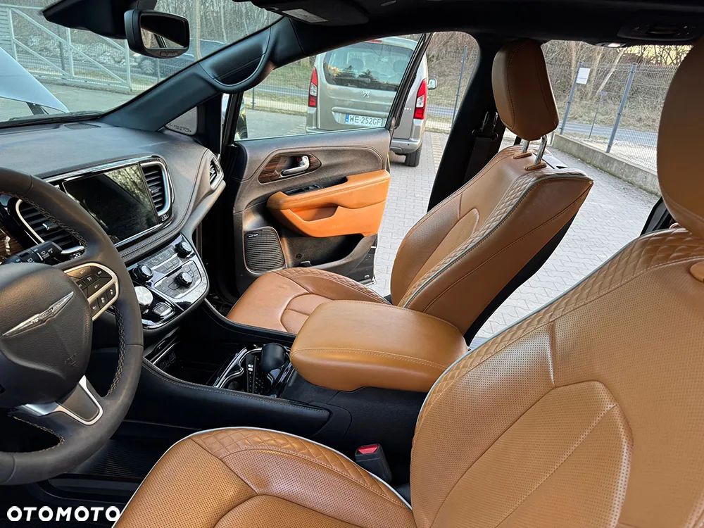 Chrysler Pacifica - 20