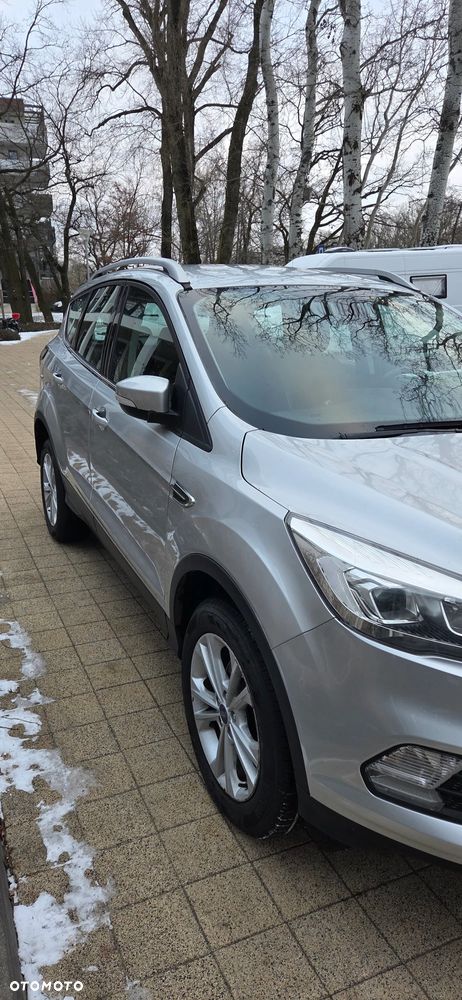 Ford Kuga 1.5 EcoBoost 2x4 Titanium - 3