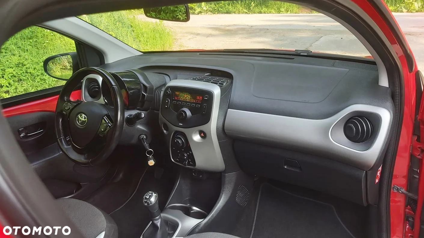 Toyota Aygo x-play - 22