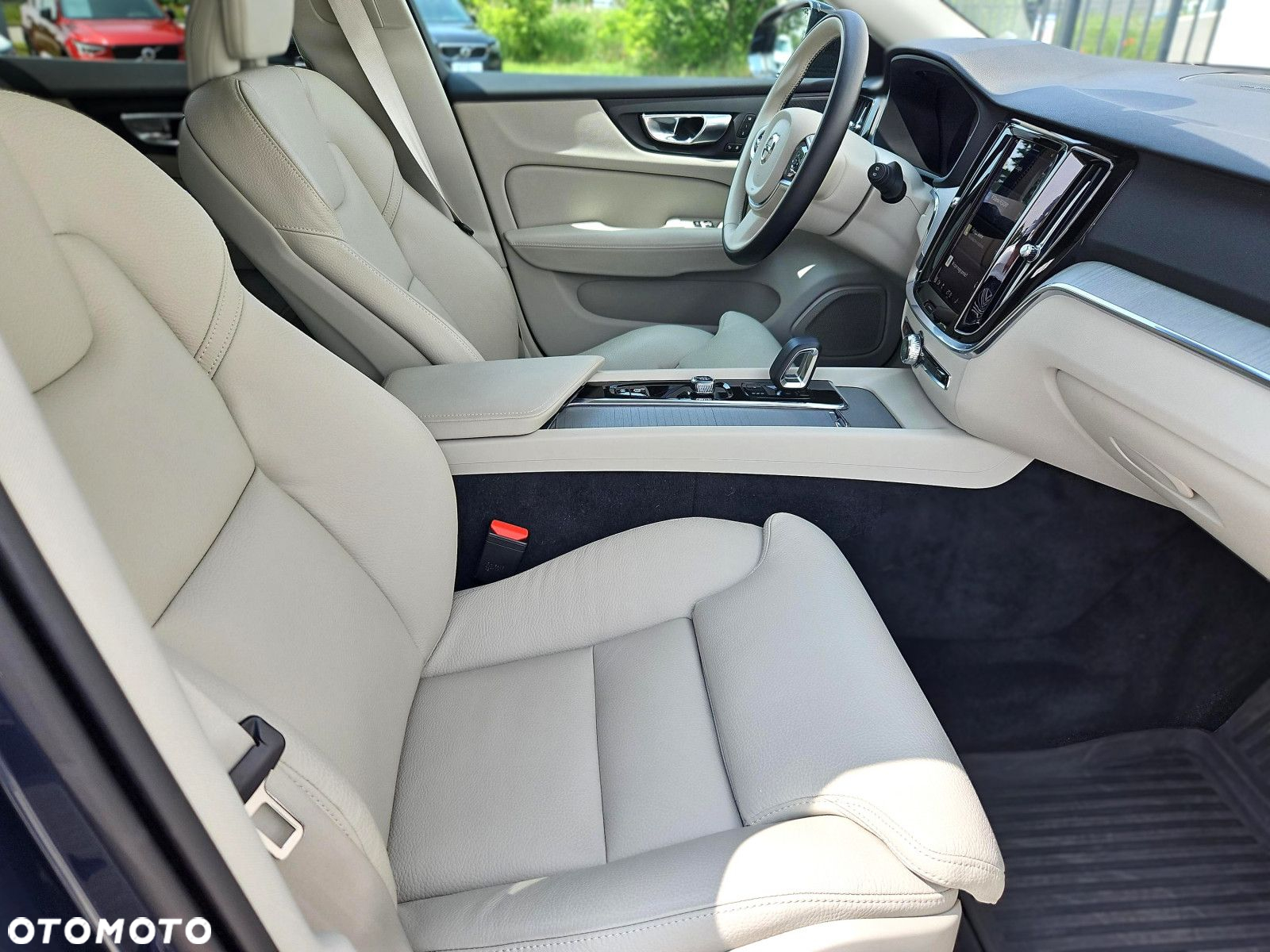Volvo V60 B4 B Plus Dark - 12