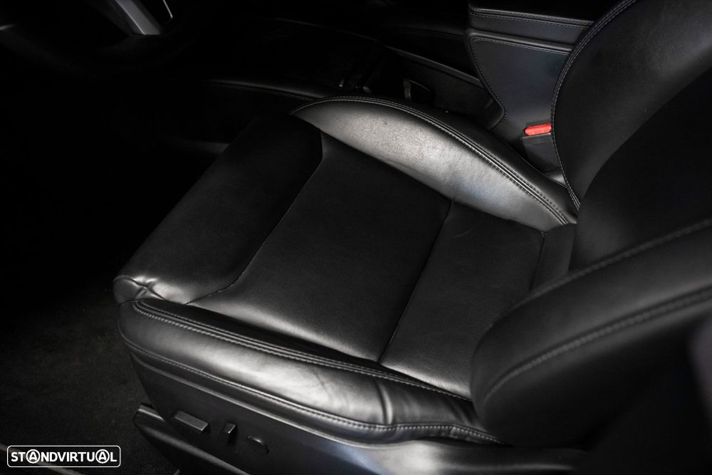 Tesla Model X Long Range - 36