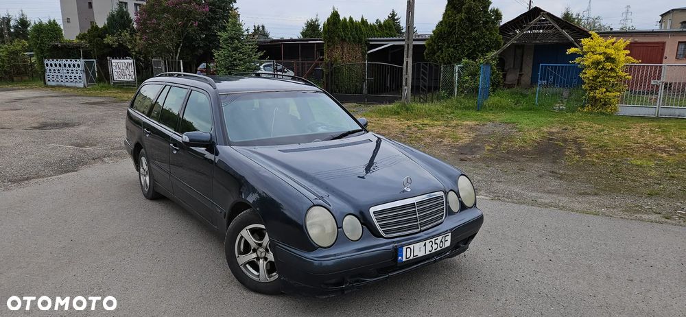 Mercedes-Benz Klasa E 220 T CDI Classic - 1