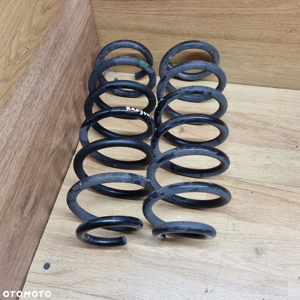 Sprężyny zawieszenia tył renault kadjar  komplet